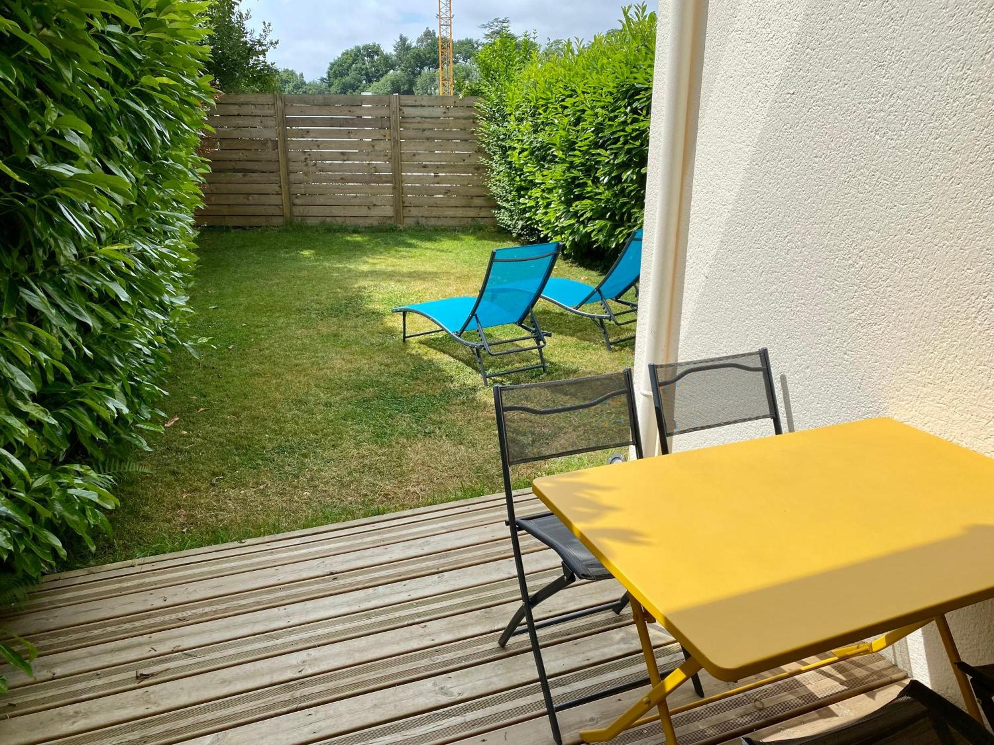 La Pause De Merimee - Jardin - Parking Vannes Exteriör bild